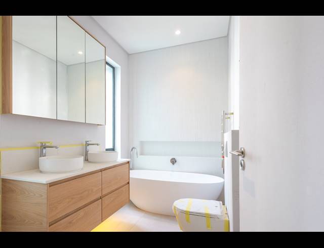 3 BEDROOM APARTMENT SOLD IN ORANJEZICHT